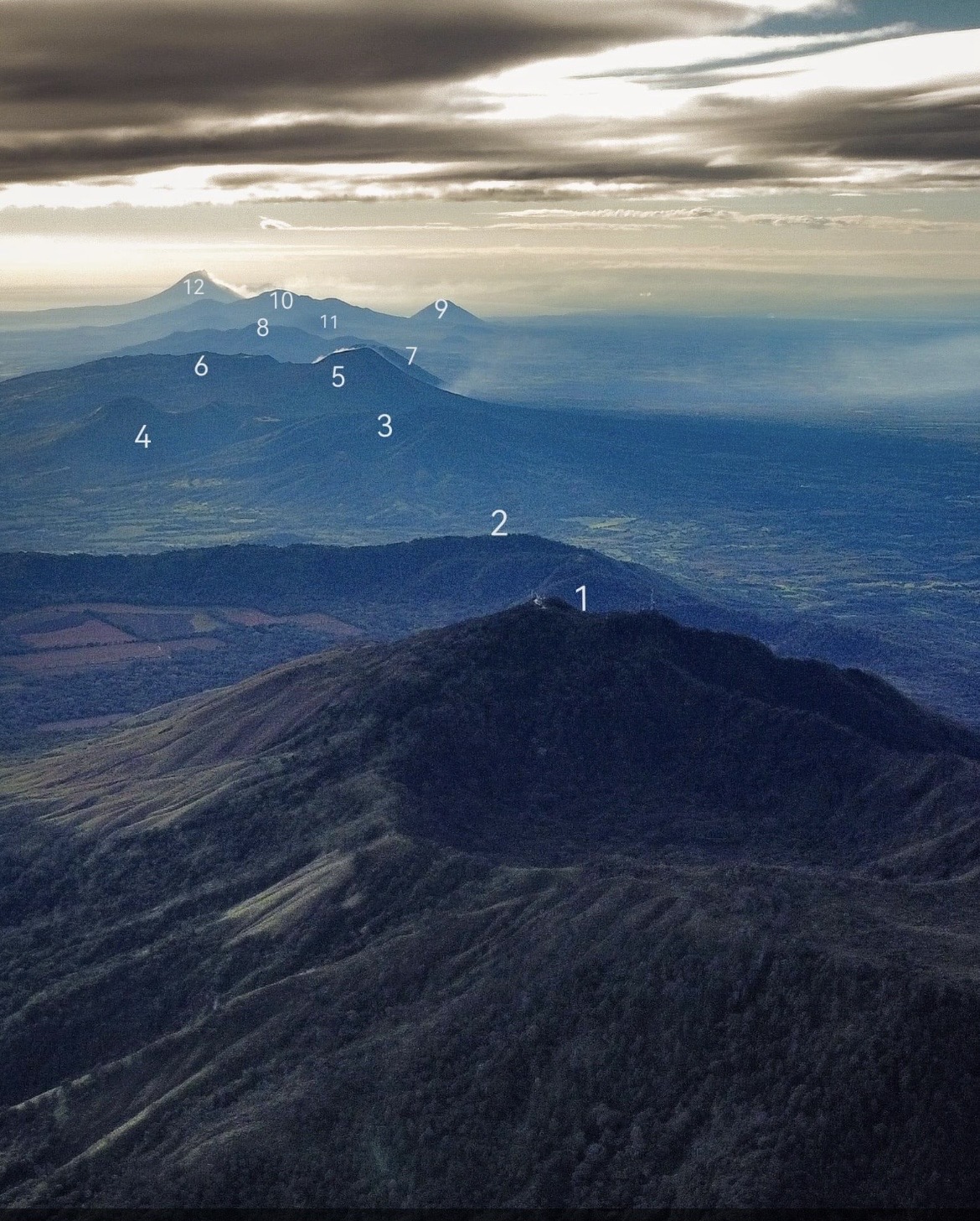 Panorama de plusieurs volcans du Nicaragua